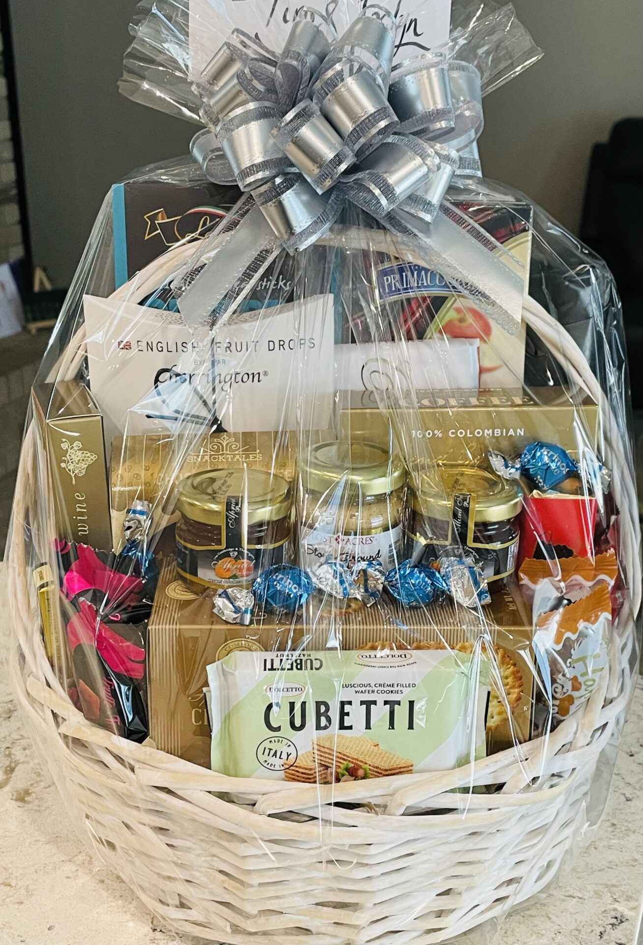 Housewarming Gold basket